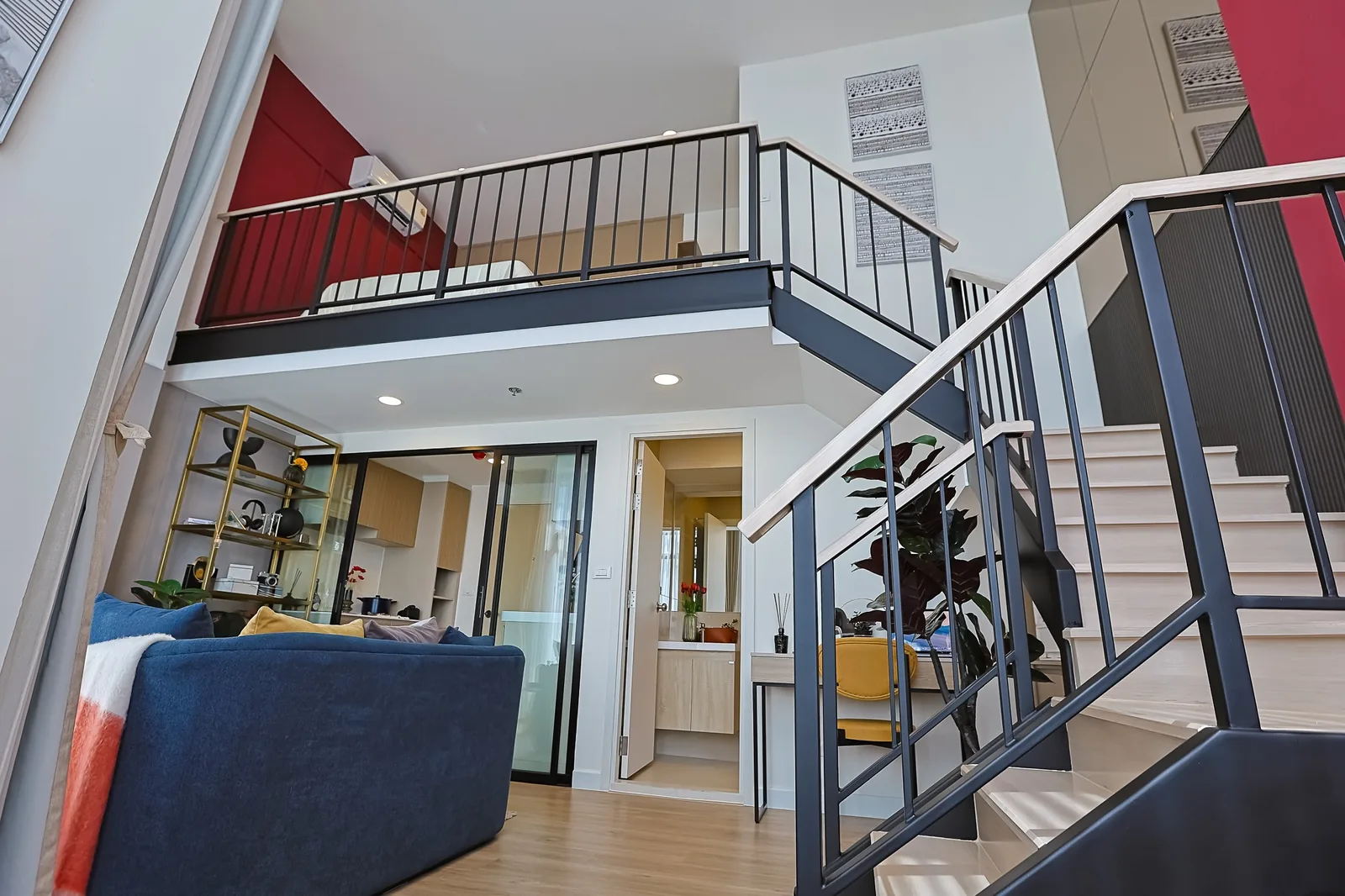 XTRA LOFT Room 1
